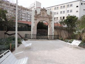 27 Monument le buveur d'eau